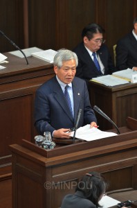 一般質問する宮原たけし府議＝12月19日、大阪府議会