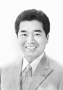 朽原亮府議