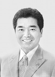 朽原亮府議