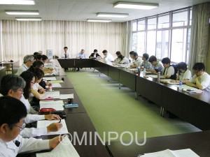 国保広域化に向けて共産党府議団は市町村議員団と懇談しました＝16日、大阪市中央区内