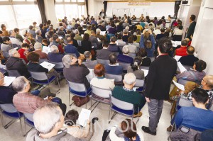 野党統一候補の実現へ200人以上が詰め掛けた「堺からのアピール」のスタート集会＝９日、堺市北区内