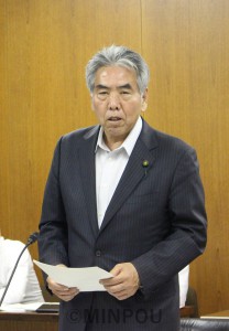 質問する尾上議員=19日、大阪市議会民生保健委