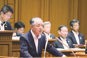 反対討論に立つ瀬戸議員