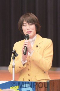 辰巳孝太郎議員の再選をと訴える田村智子副委員長＝16日、大阪市中央区内 