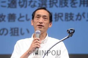 講演する中山氏＝17日、大阪市中央区内