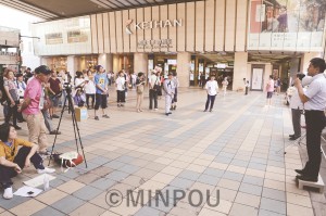 災害とカジノを考えようと行われた緊急街宣＝15日、大阪市都島区内 