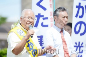 穀田衆院議員と共に訴える、さかの光雄市長候補＝２日、交野市内