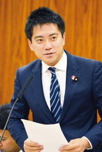  質問するたつみ議員＝２０１６年５月26日、参院国土交通委員会