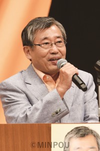 市長選勝利へ決意を語る浜氏＝６日、東大阪市内