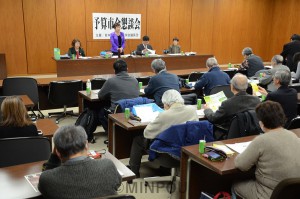 日本共産党大阪市議団が開いた懇談会＝２月25日、大阪市役所内