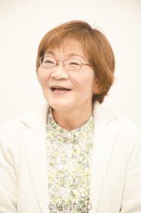 インタビューに応える忠岡町長の是枝綾子さん